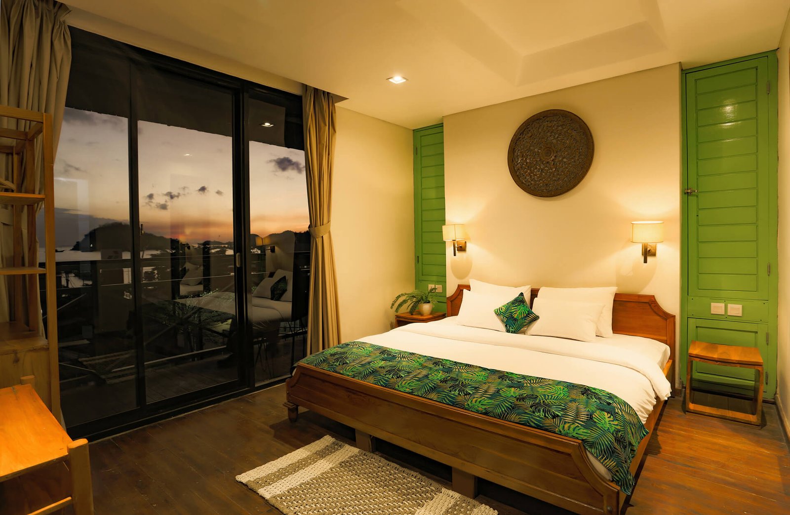 Deluxe-Double-Room-Bedroom-03