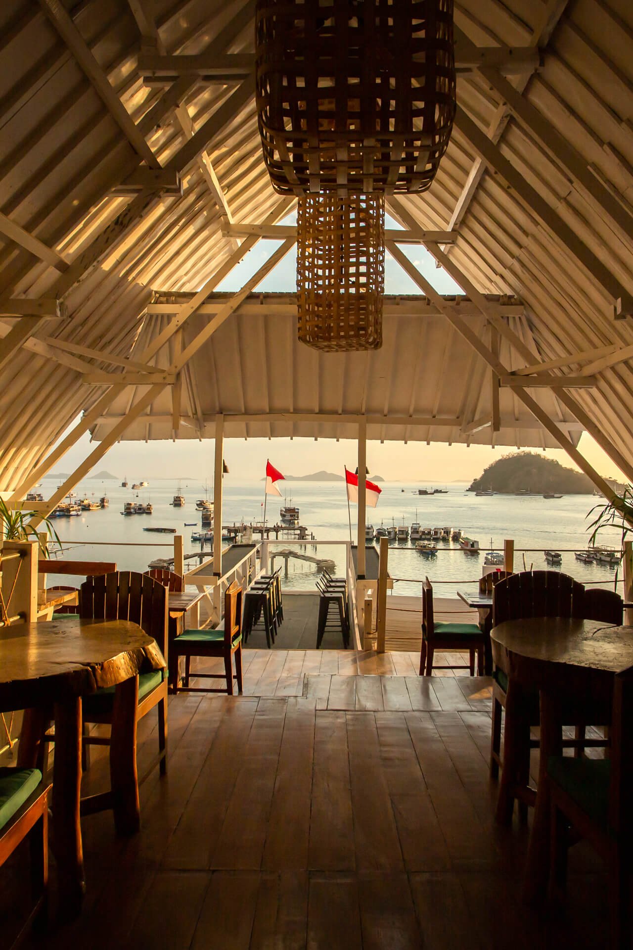 Green-Cherry-Restaurant-01