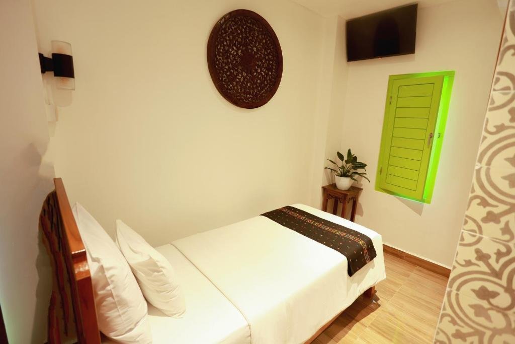 Single-Room-Bedroom-02