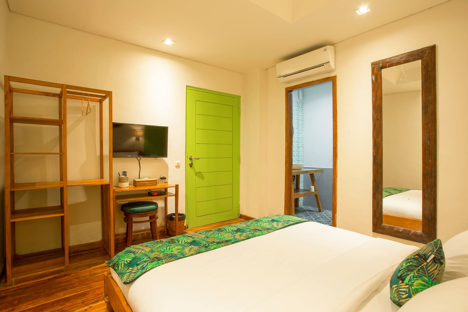 Standard-Double-Bedroom-03