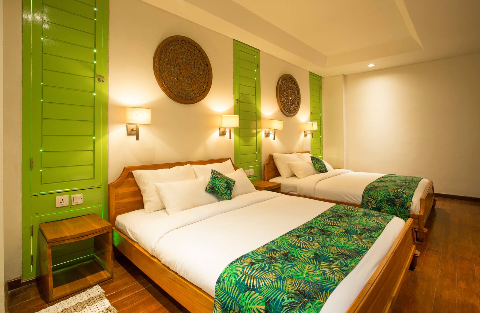 Superior-Queen-Room-Bedroom-03